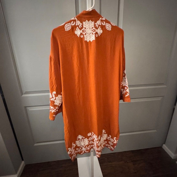 Chico's Xs Burnt Orange With White Embroidery Kimono - Picture 3 of 3